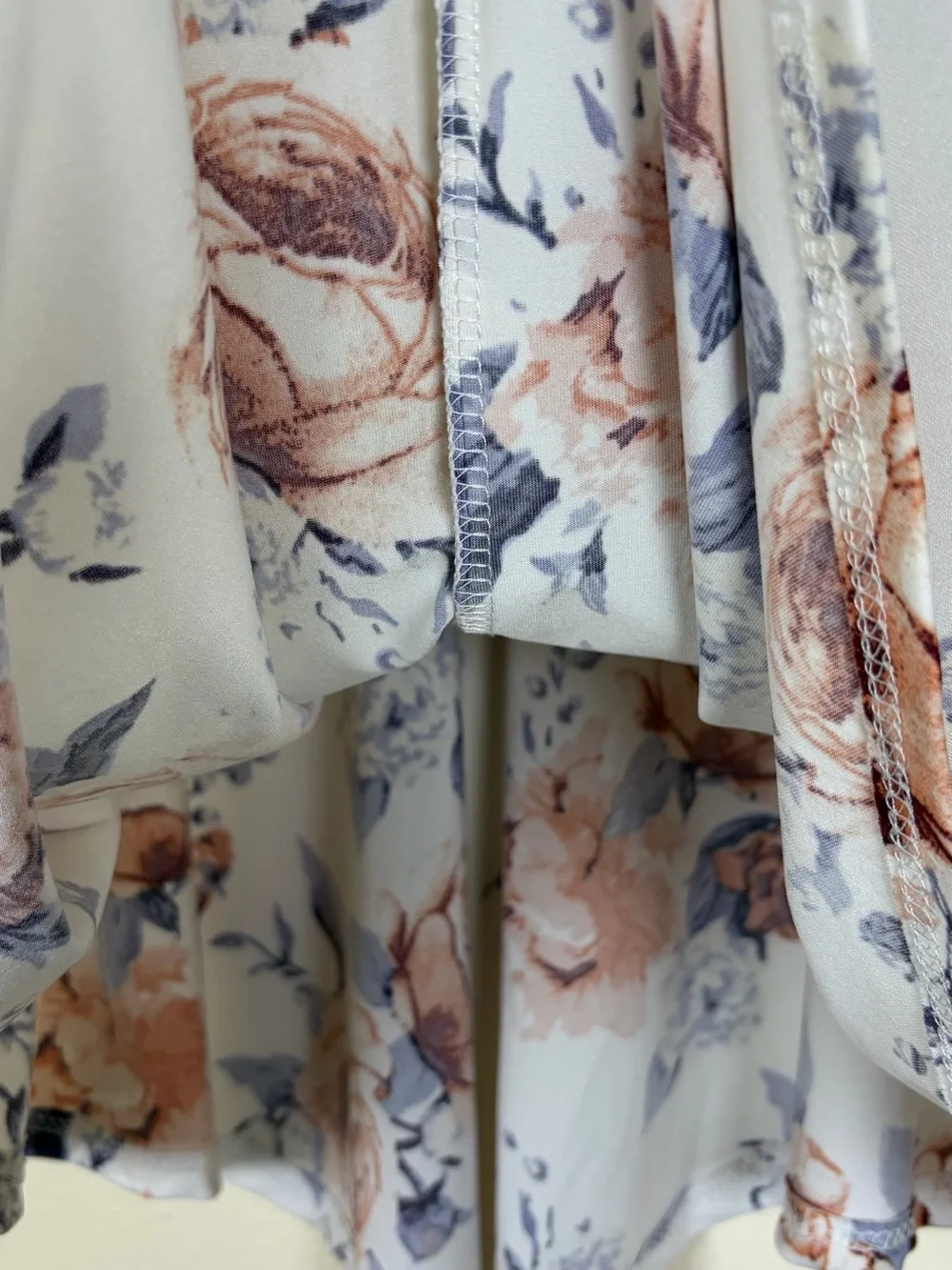 First Love Floral Tank Top Small White Hi Low Sleeveless V Neck Blouse - Picture 8 of 9